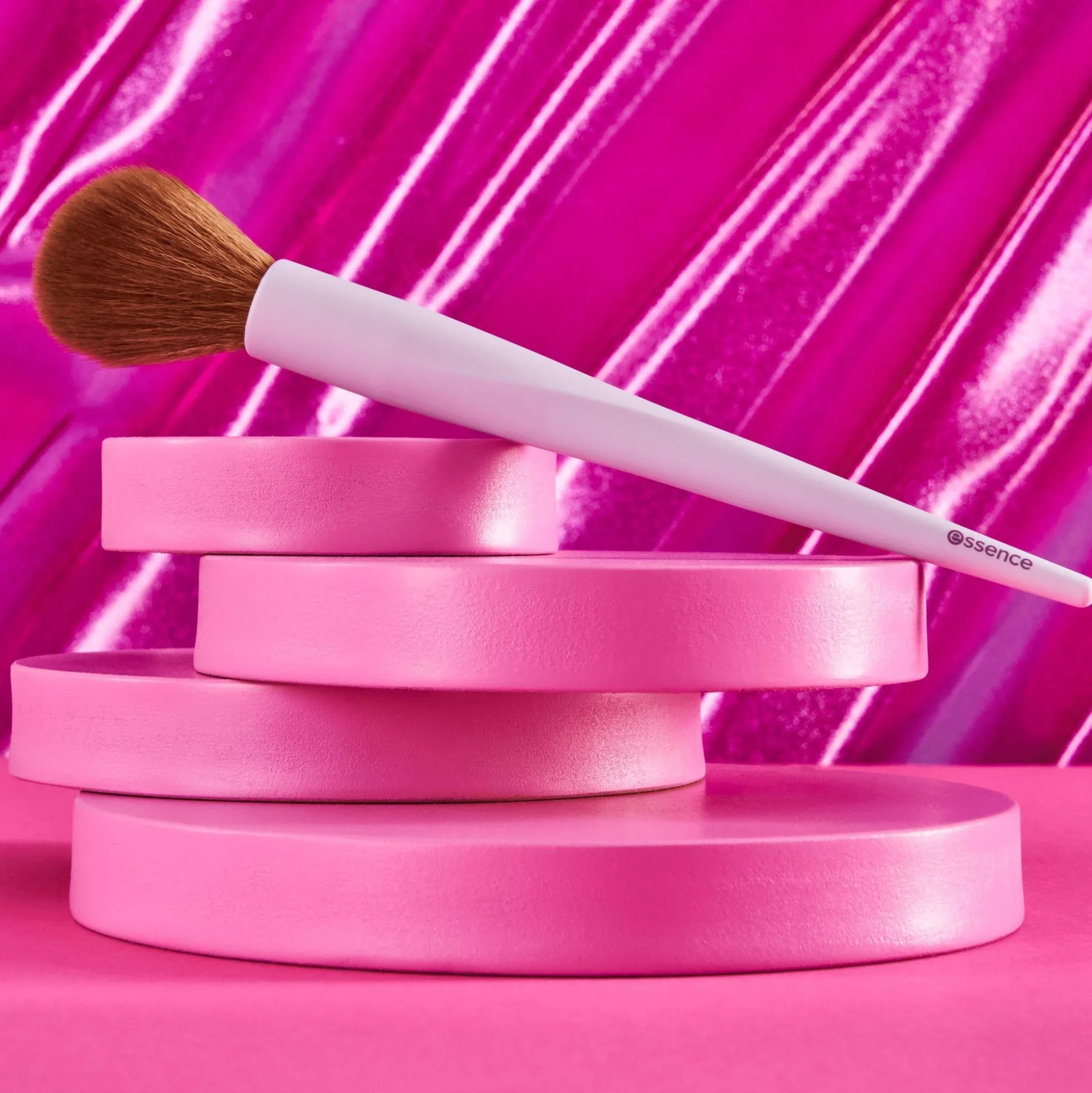essence Pinsel & Tools>blush & highlighter brush