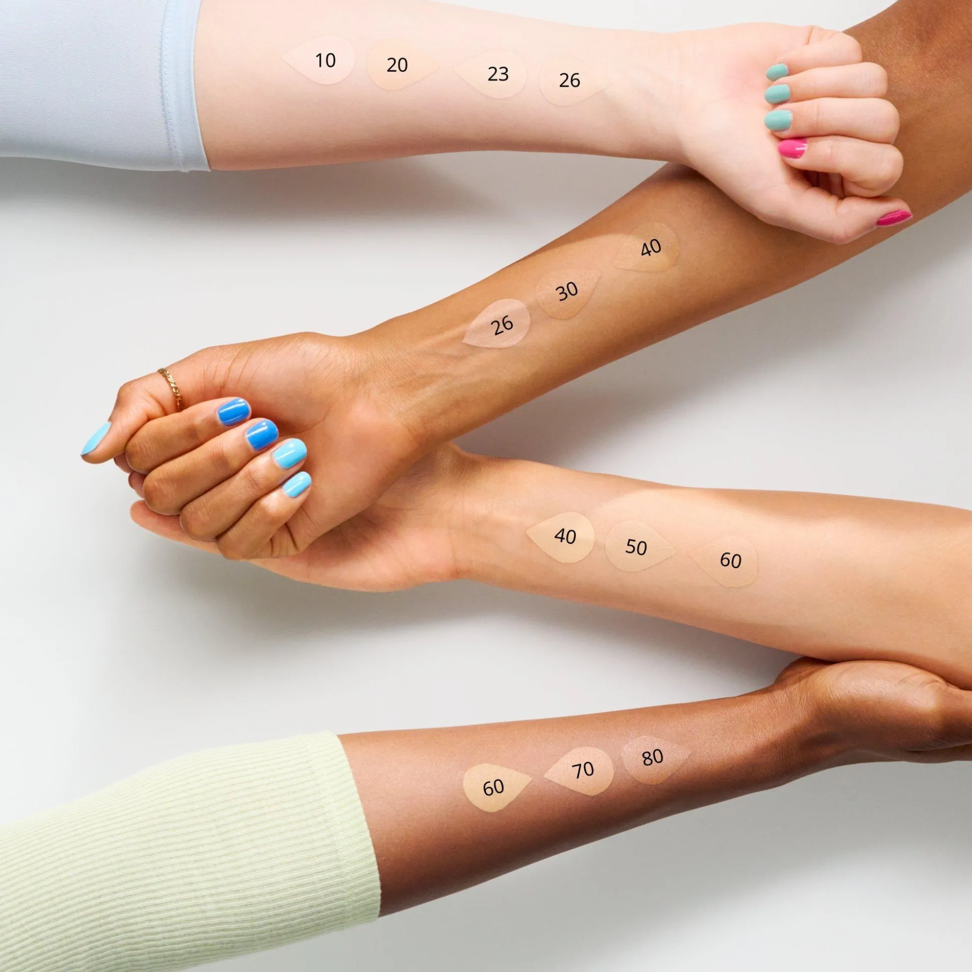 essence Concealer>CAMOUFLAGE+ MATT concealer 30 - light honey