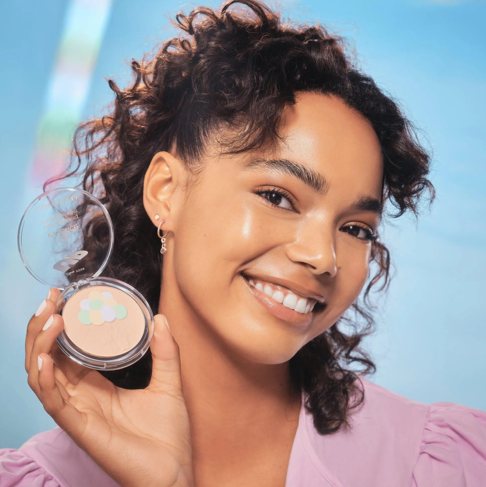 essence Puder>Disney Pixar Up color correcting compact powder