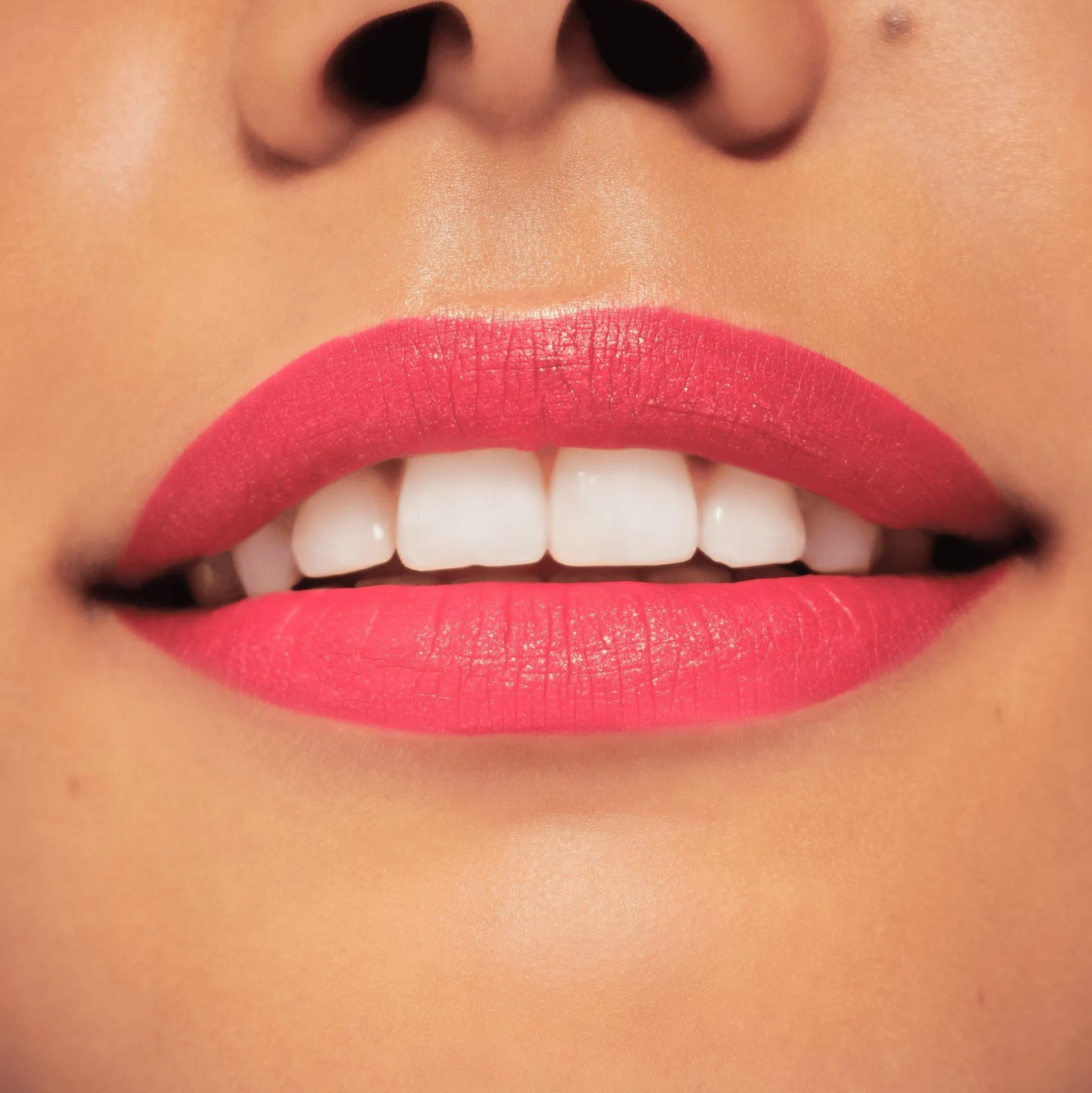 essence Lippenstift>Disney Pixar Up glitter switch liquid lipstick 03 - Over the horizon
