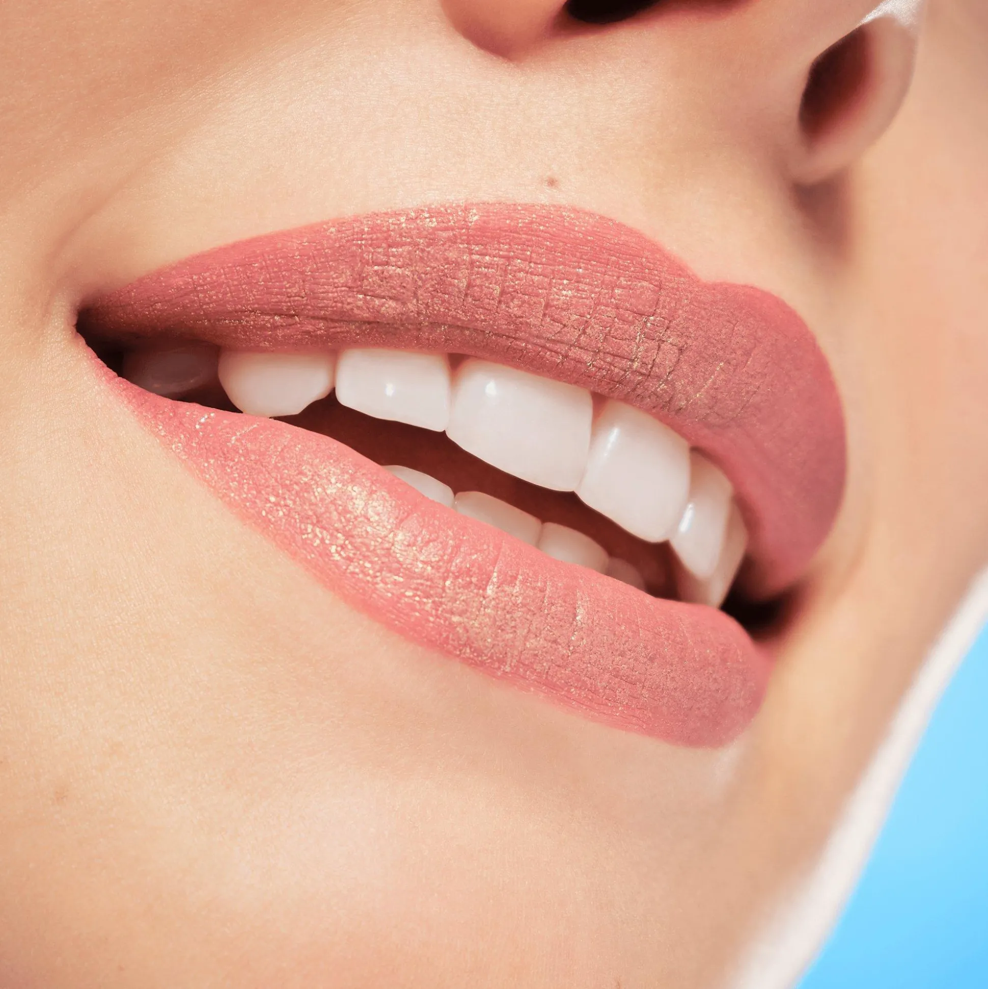 essence Lippenstift>Disney Pixar Up glitter switch liquid lipstick 02 - Ellie's enchantment
