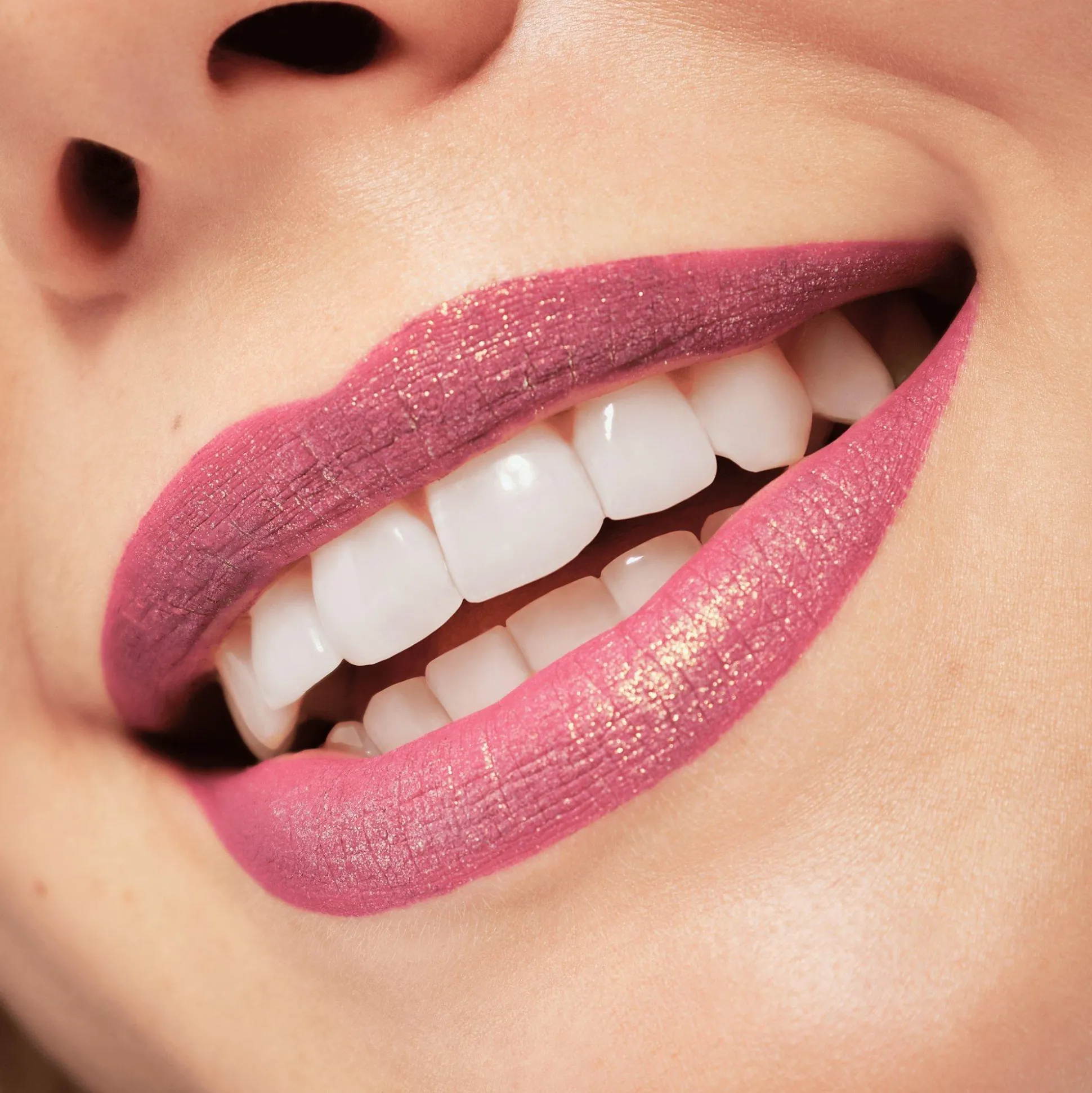 essence Lippenstift>Disney Pixar Up glitter switch liquid lipstick 01 - Paradise falls