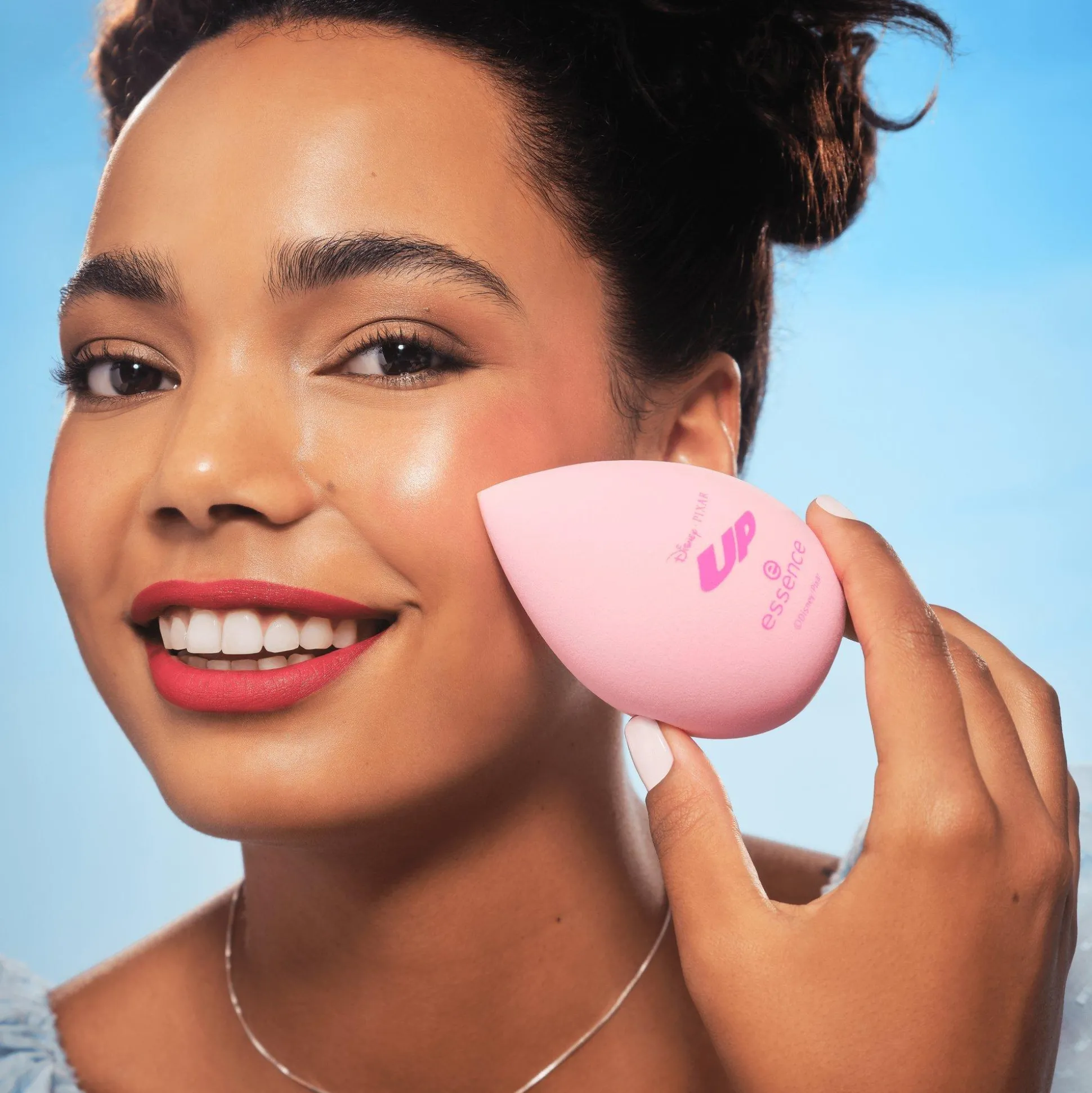 essence Pinsel & Tools>Disney Pixar Up jumbo make-up sponge