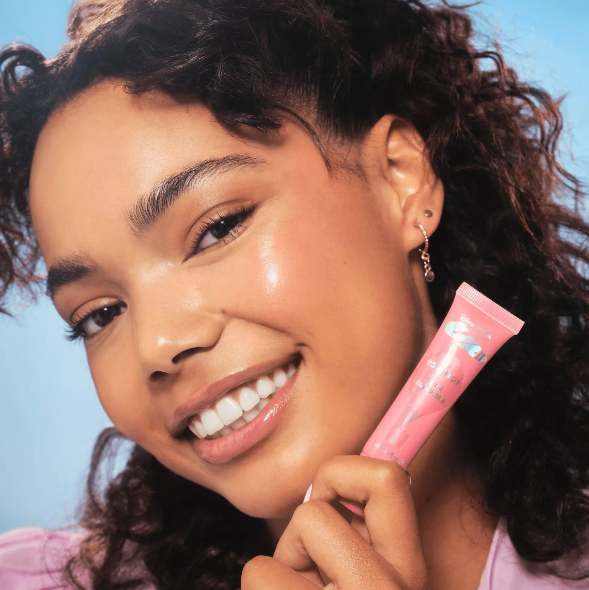 essence Blush>Disney Pixar Up liquid blushlighter 01 - Dusk in paradise