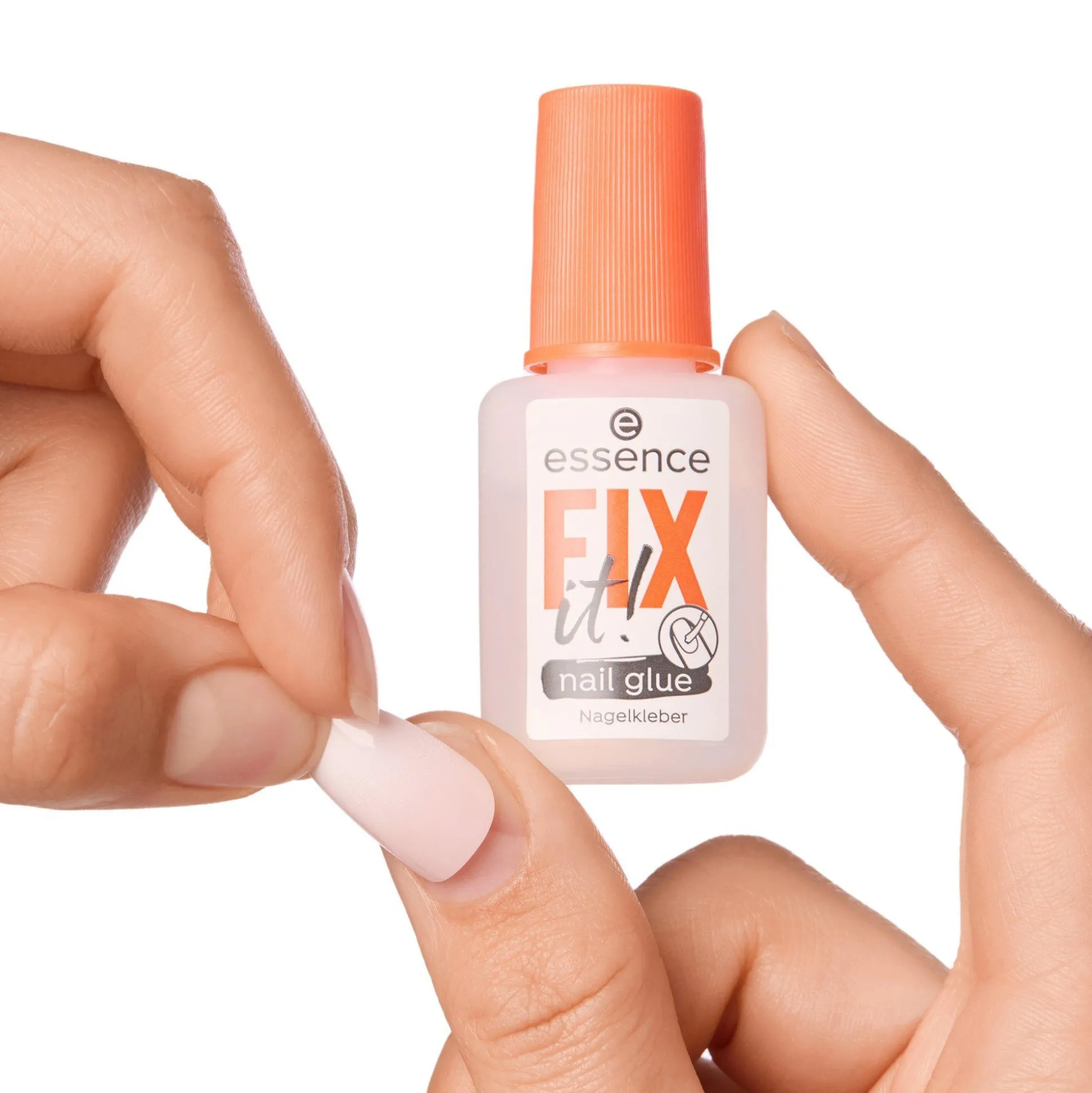 essence Nail Art>fix it! nail glue