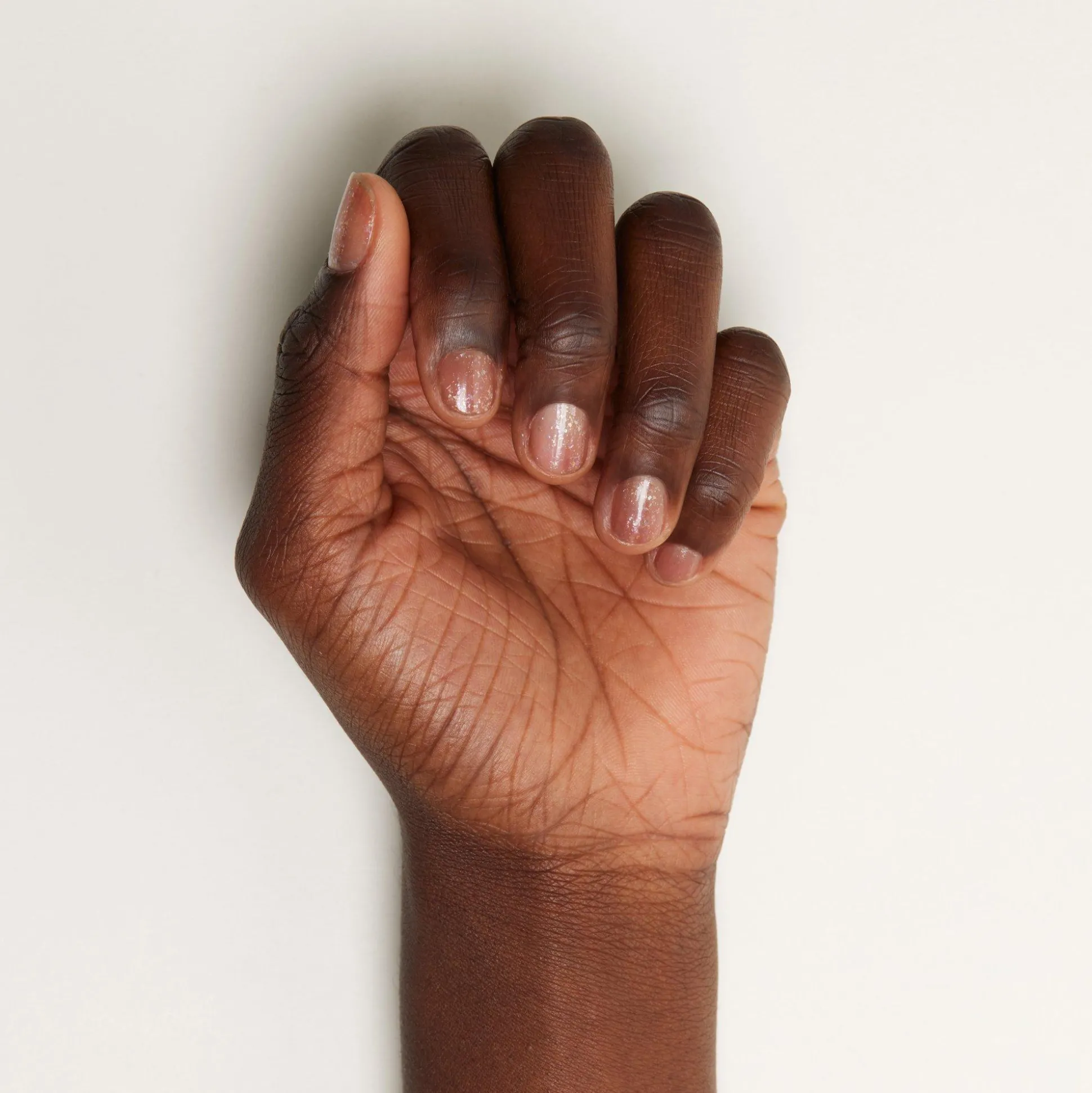 essence Nagellack>gel nail colour 18 - dazzling SHELL