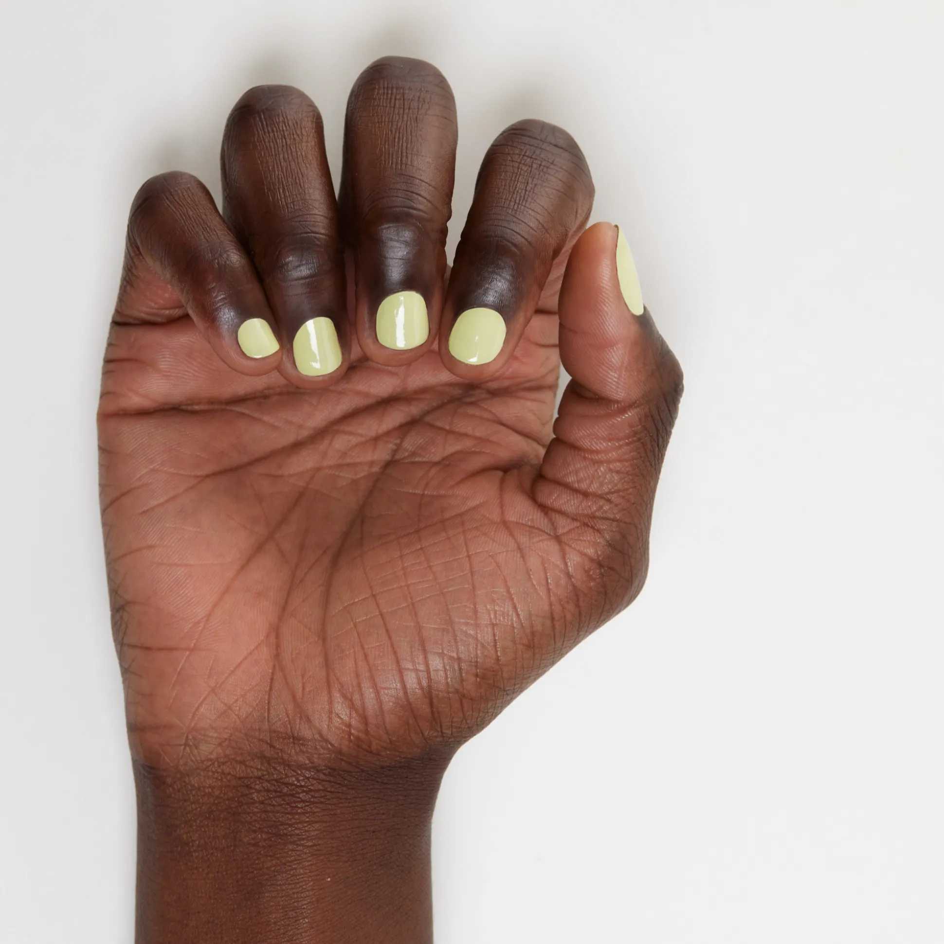 essence Nagellack>gel nail colour 49 - SAVE WATER, DRINK lime
