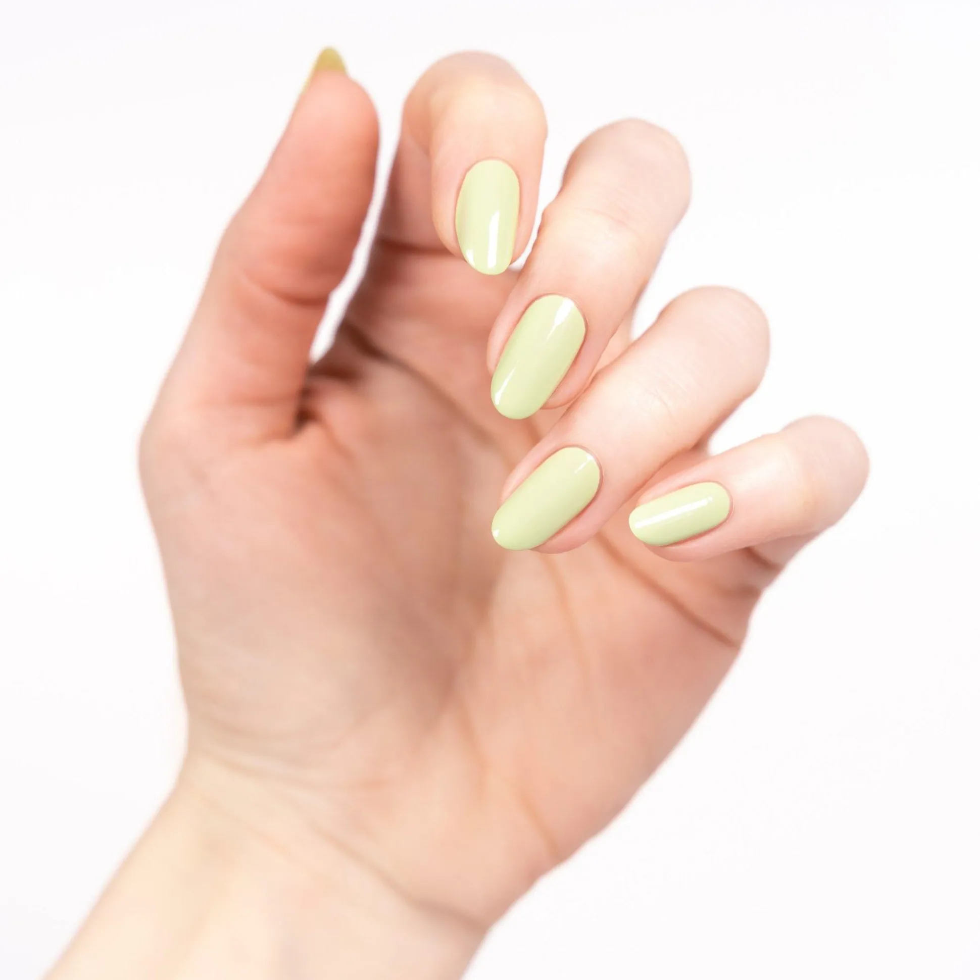 essence Nagellack>gel nail colour 49 - SAVE WATER, DRINK lime