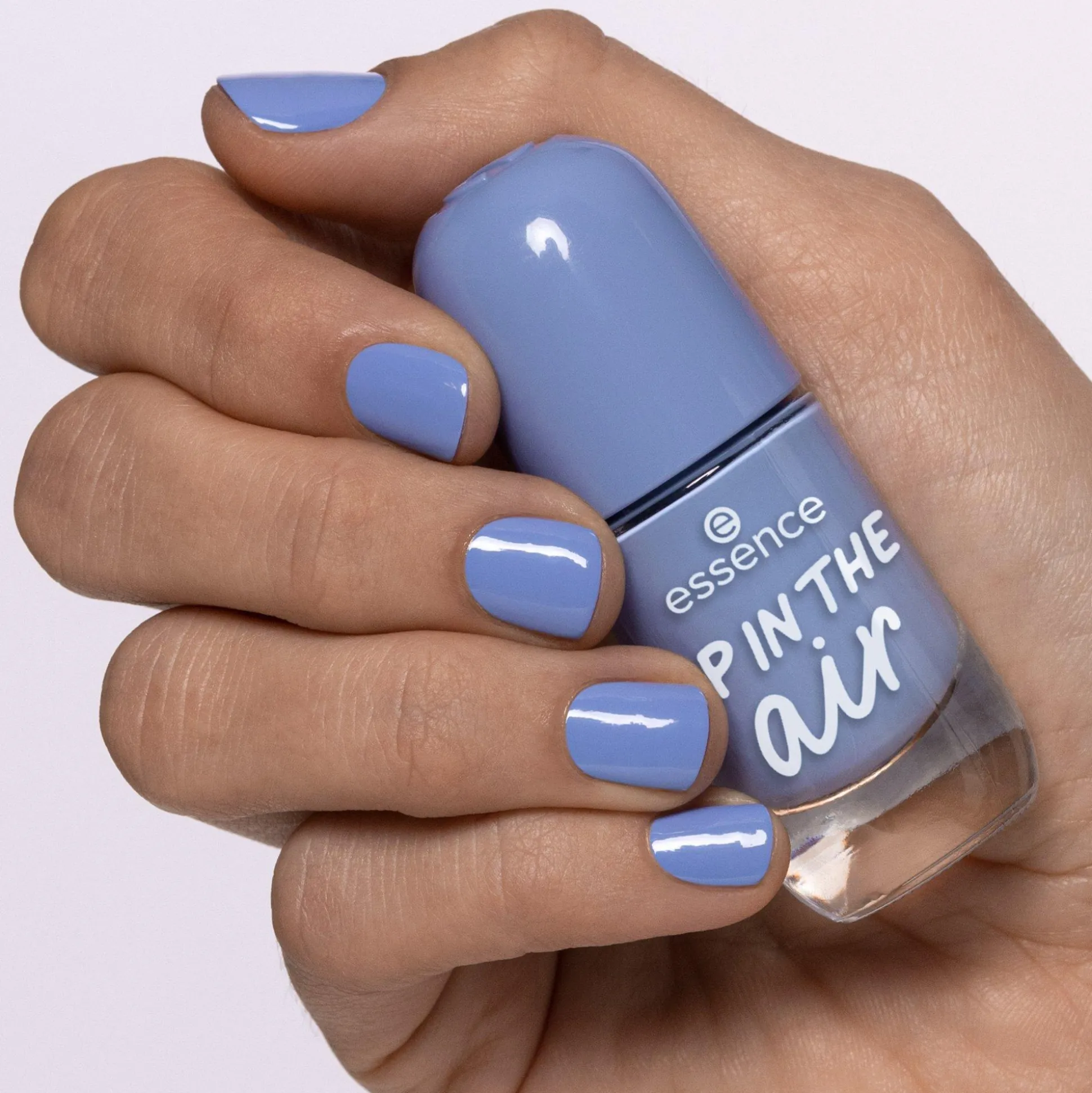 essence Nagellack>gel nail colour 69 - UP IN THE air