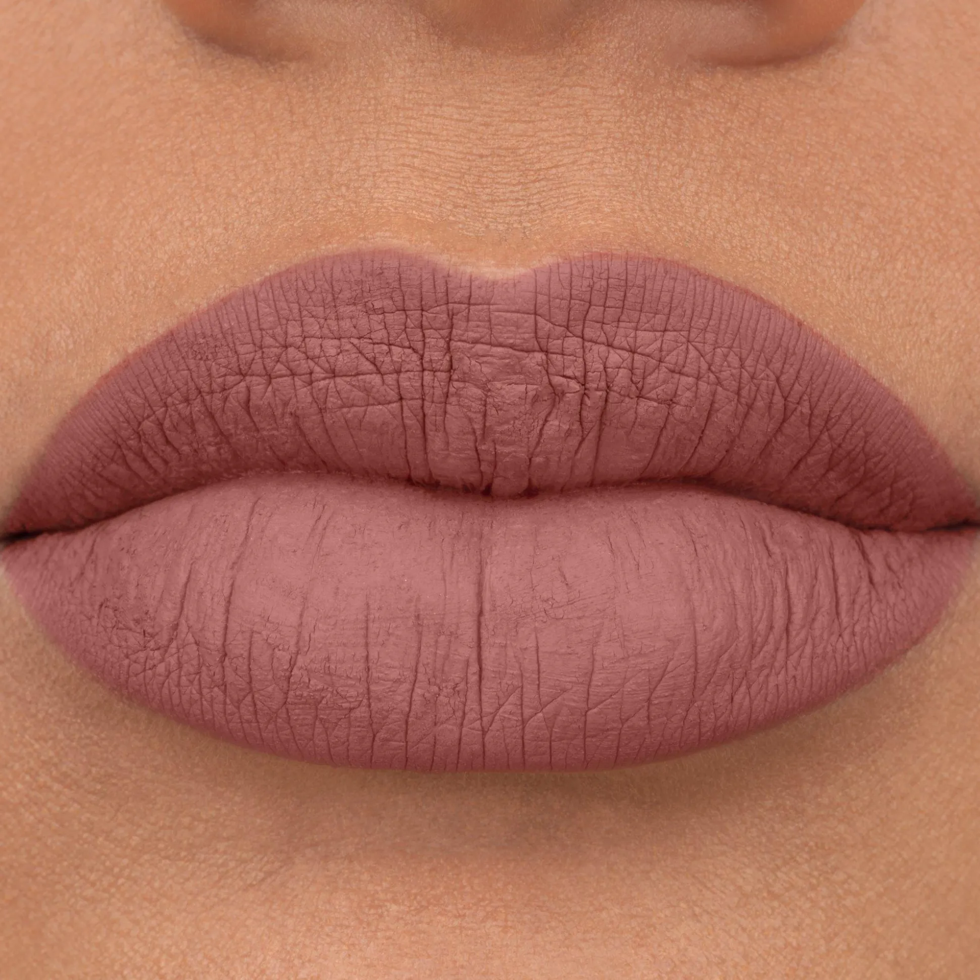 essence Lippenstift>8h matte liquid lipstick 02 - Silky Hazelnut