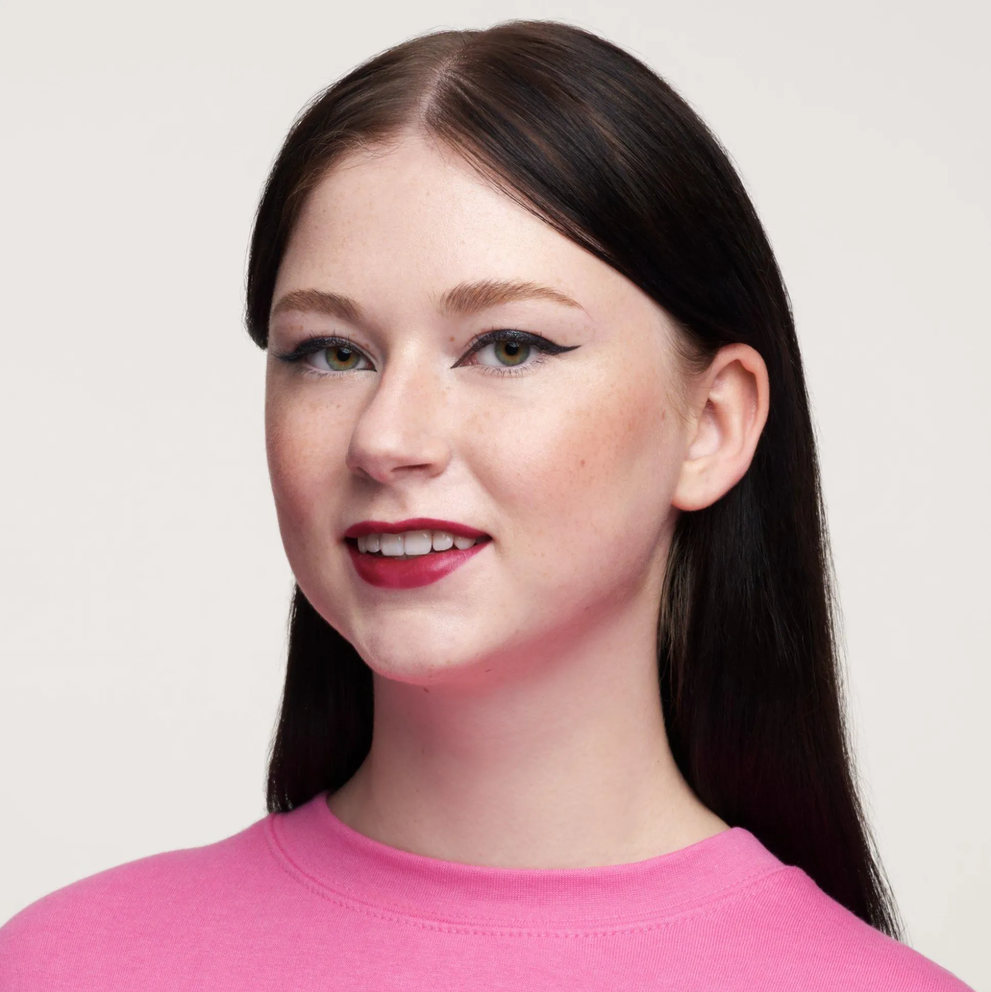 essence Lippenstift>8h matte liquid lipstick 08 - Dark Berry