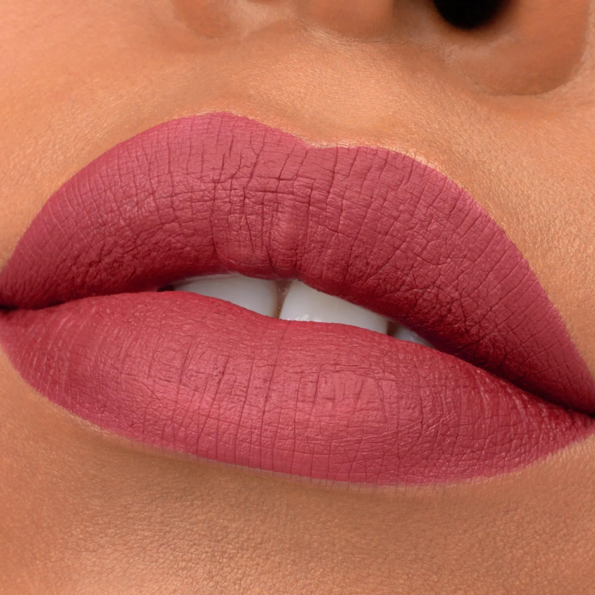 essence Lippenstift>8h matte liquid lipstick 08 - Dark Berry