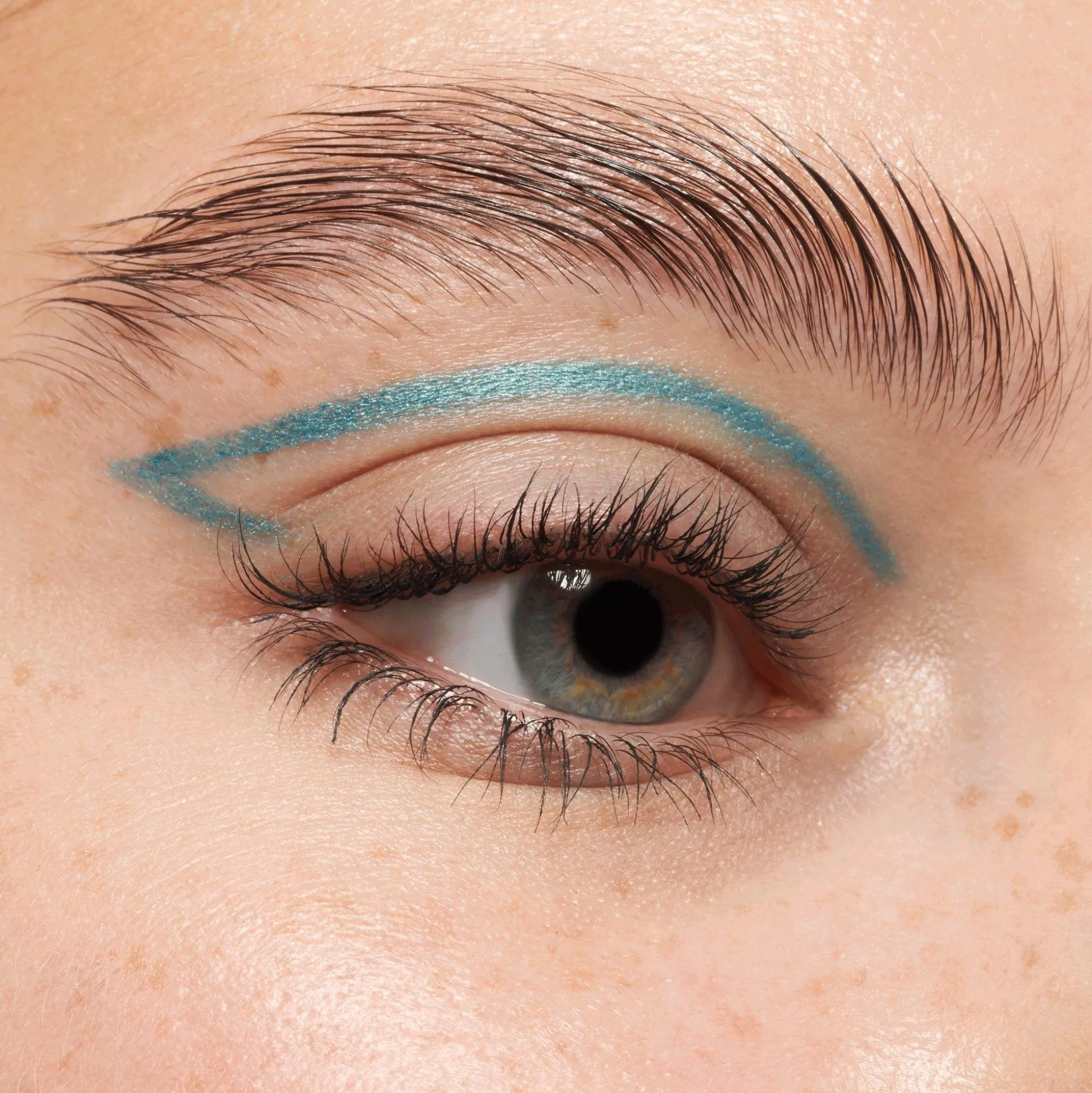 essence Eyeliner & Kajal>kajal pencil 25 - feel the mari-time