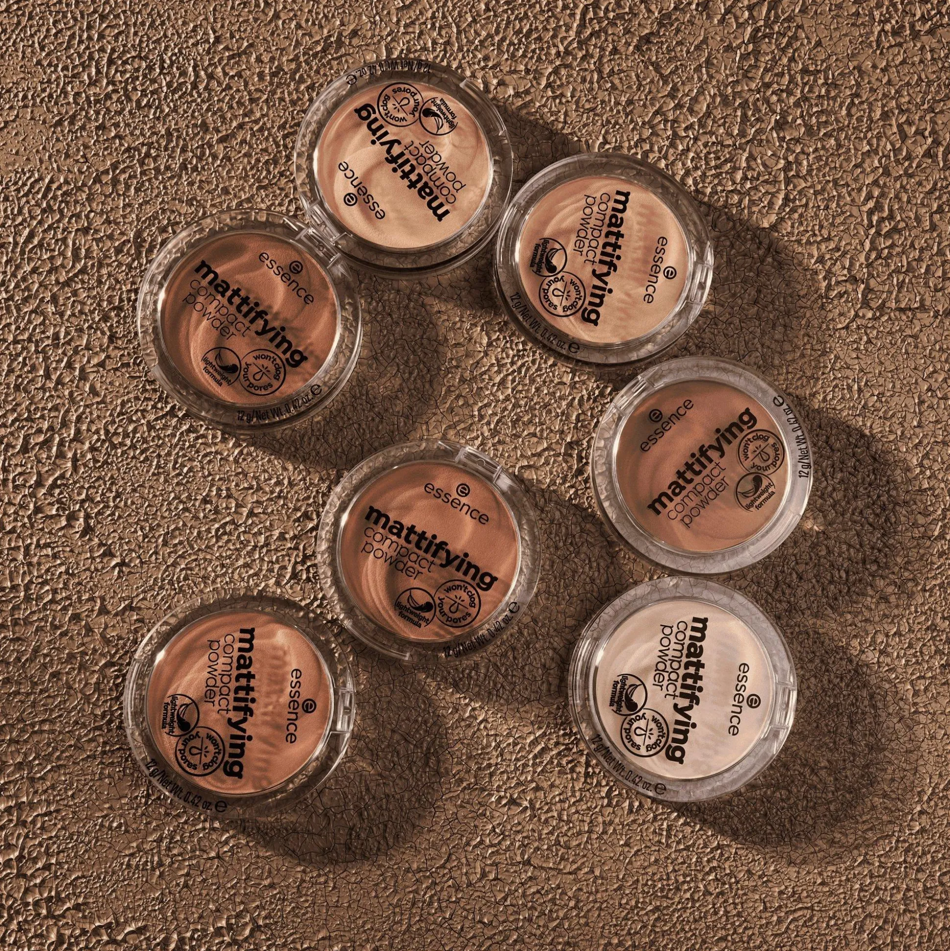essence Puder>mattifying compact powder 11 - pastel beige