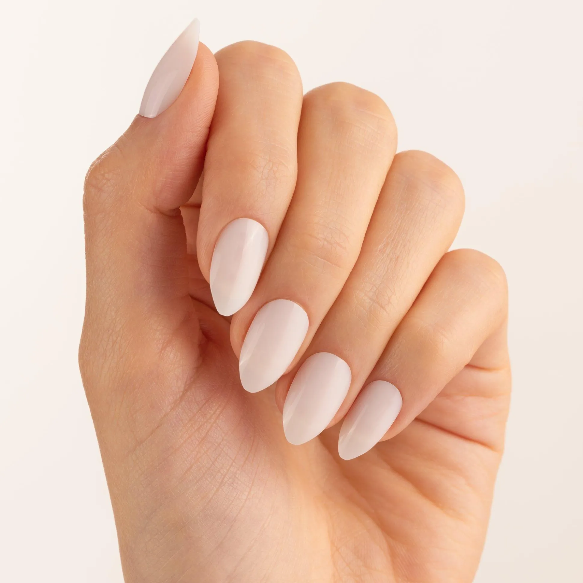 essence Nail Art>nails in style 15 - KEEP IT BASIC