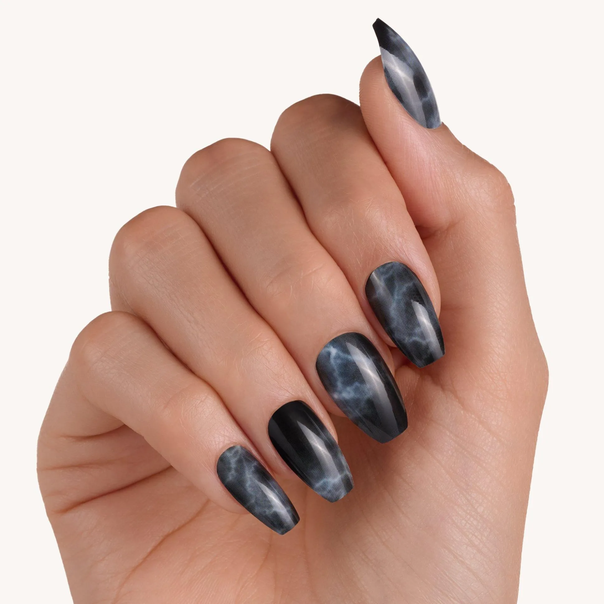 essence Nail Art>nails in style 17 - YOU'RE MARBELLOUS