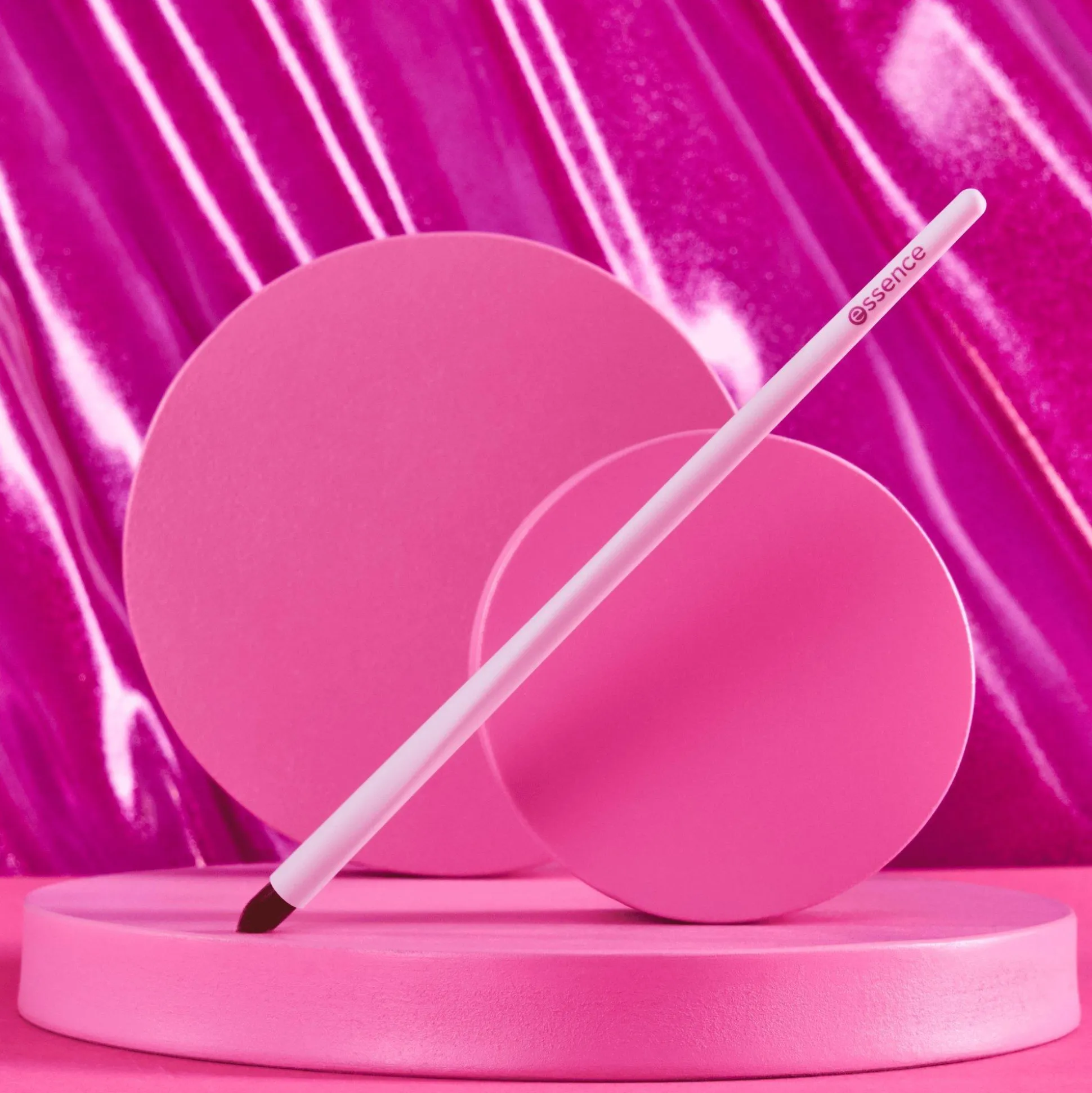 essence Pinsel & Tools>pencil brush