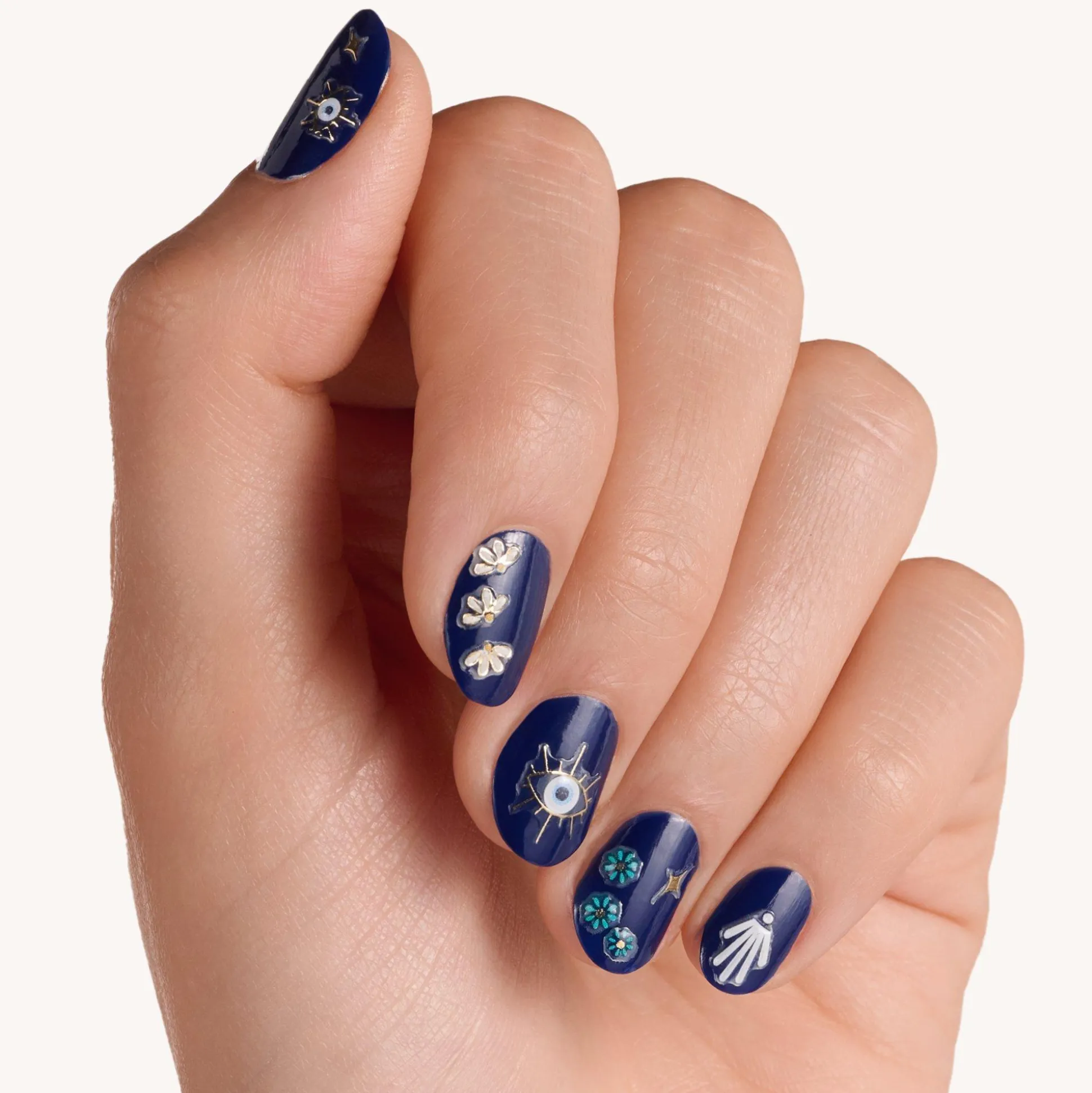 essence Nail Art>stay bold, it's GOLD nail sticker