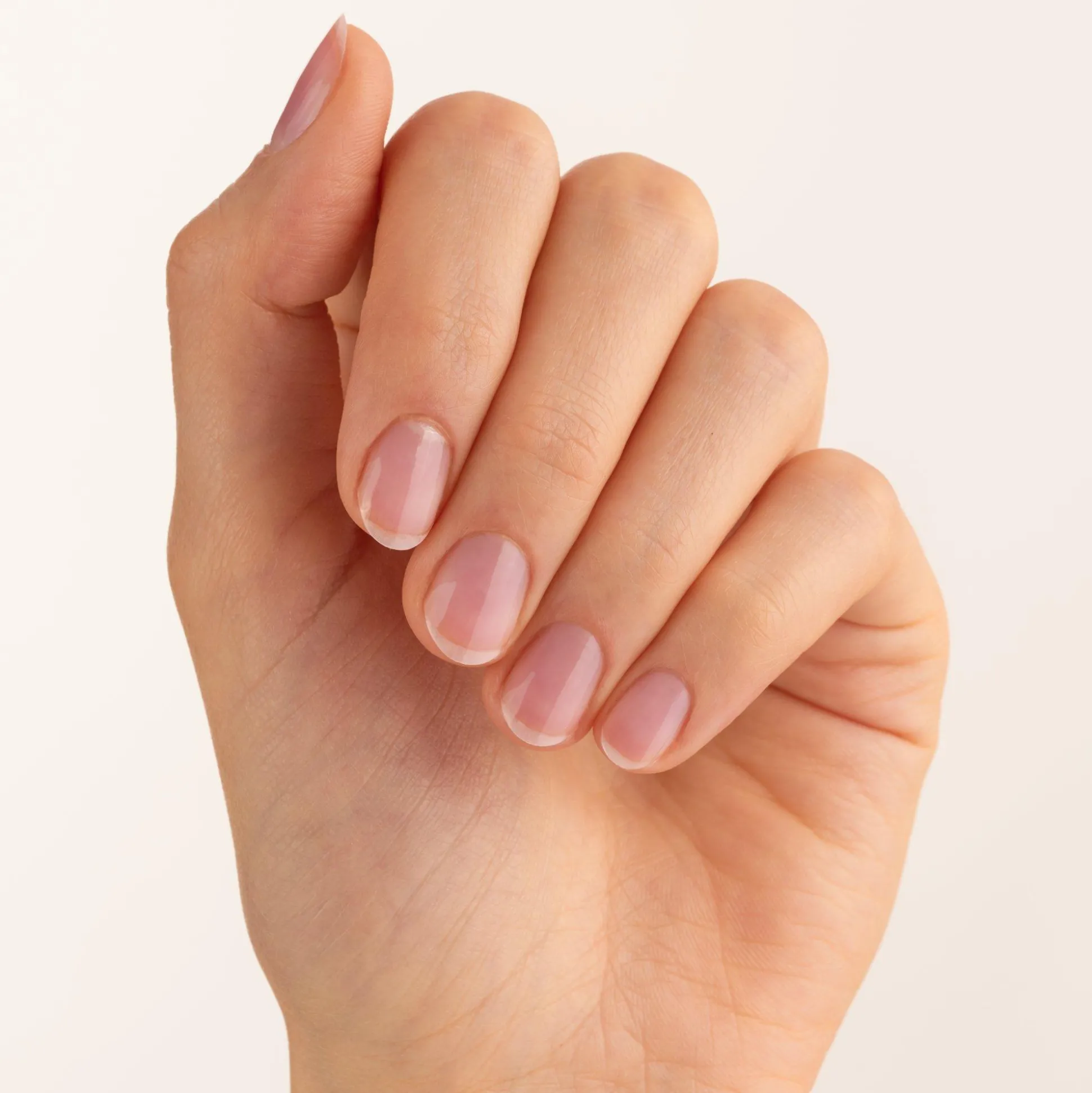 essence Nagelpflege>THE GROW'N'GLOW NAIL CARE POLISH
