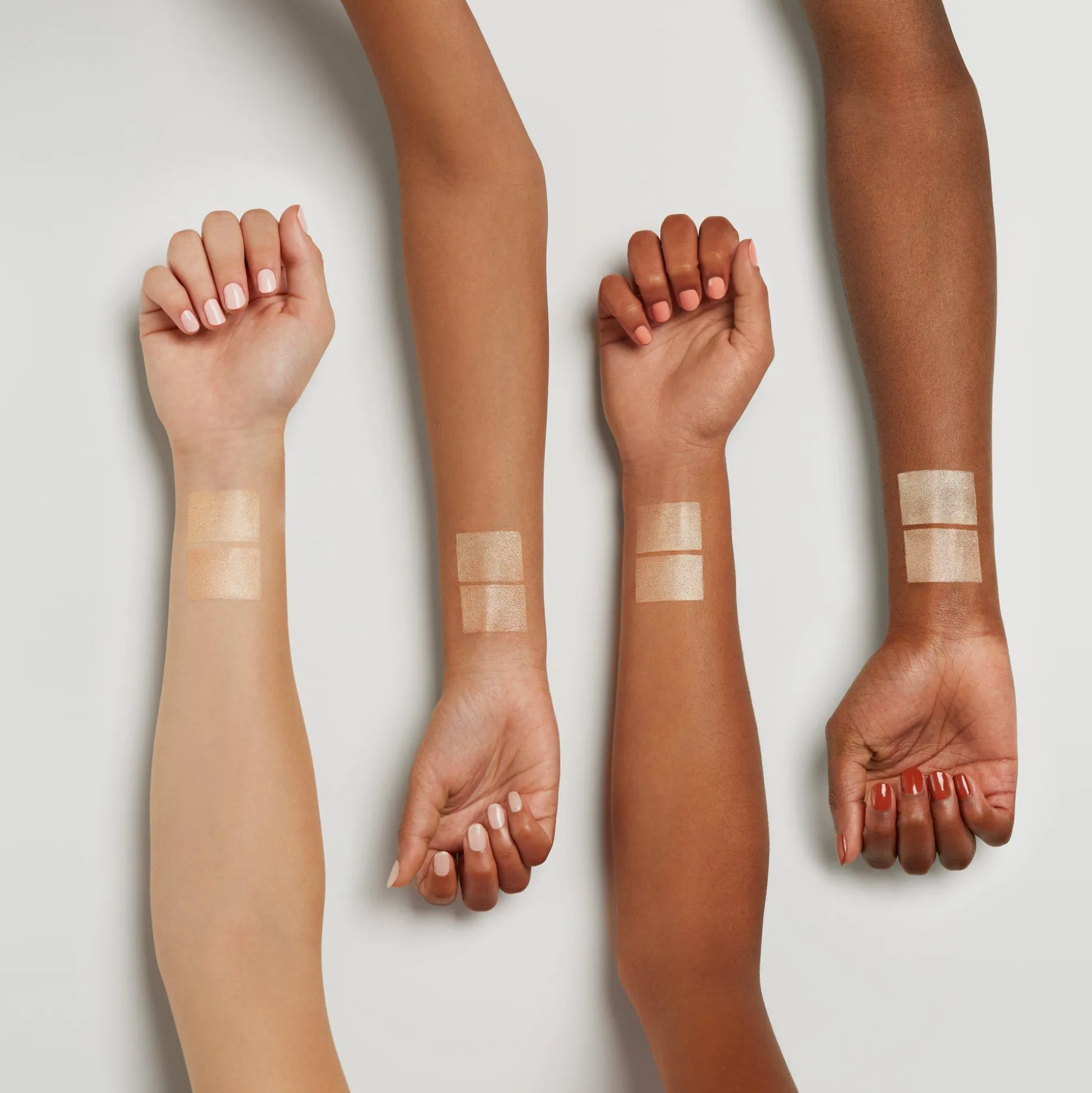 essence Highlighter>the highlighter 01 - mesmerizing