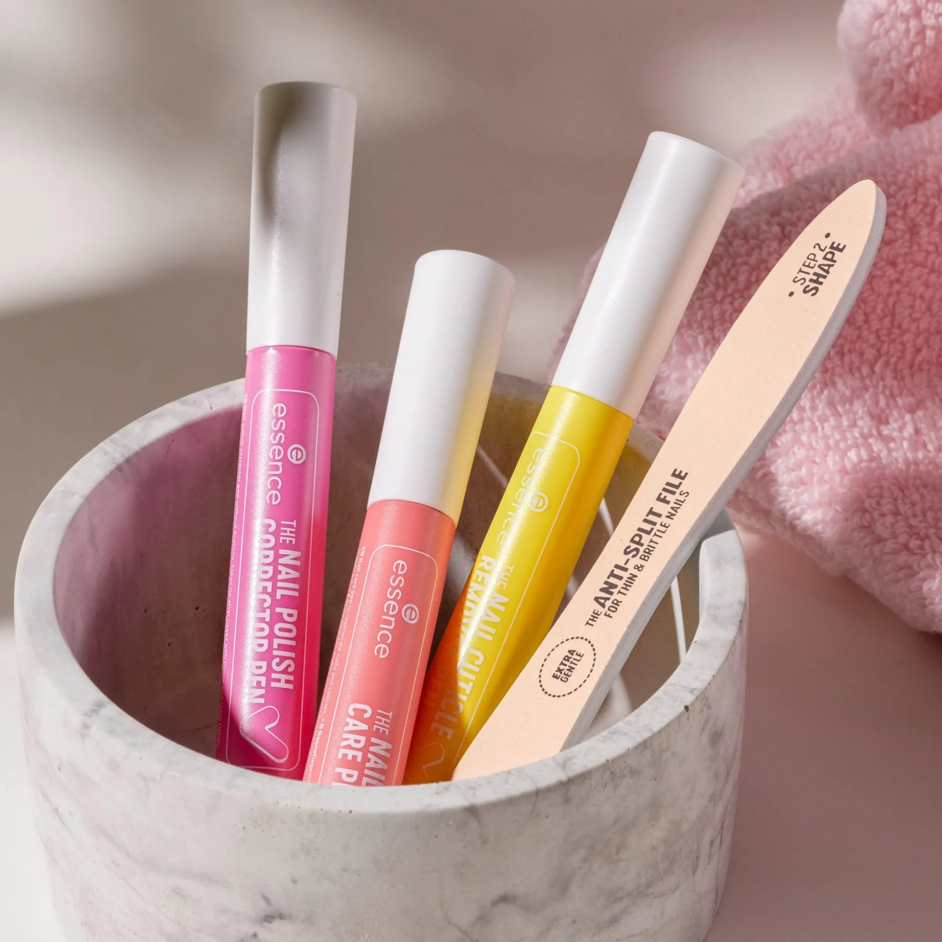 essence Nagelpflege>THE NAIL POLISH CORRECTOR PEN