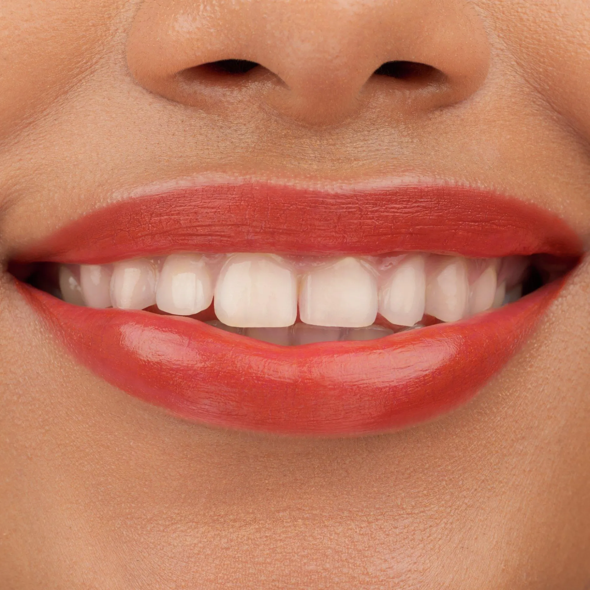 essence Lippenstift>TINTED kiss hydrating lip tint 103 - Spicy Ginger